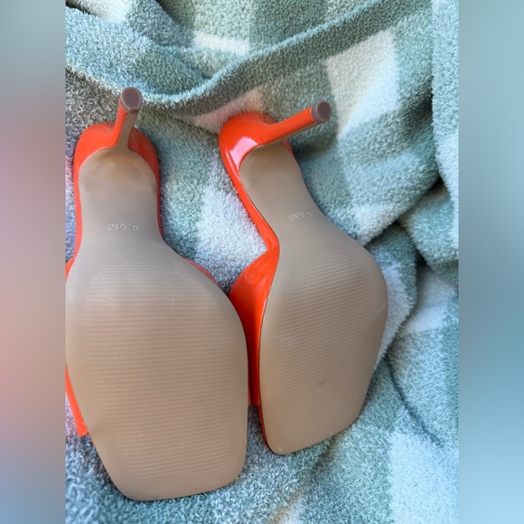 Steve Madden Vibrant Orange Heels - Picture 4 of 5